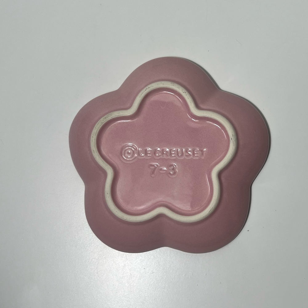 Le Creuset Stoneware Flower Petal Scalloped Trinket Dish Plate Tray - Picture 12 of 12